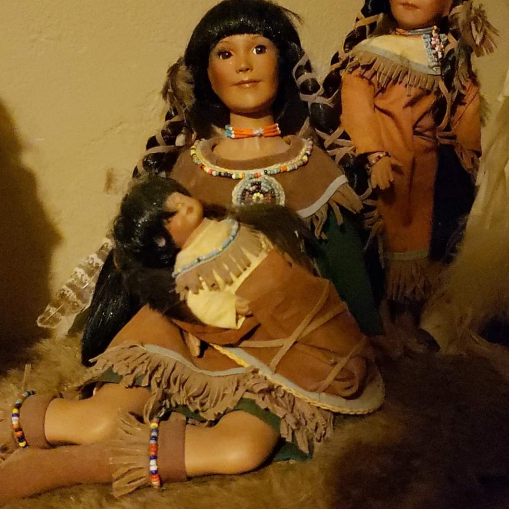 Native Porcelain dolls - Picture 3 of 10